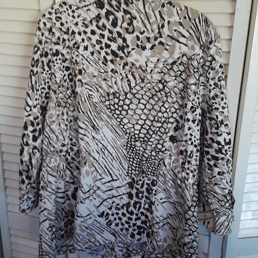ZENERGY  by Chico Jacket - Picture 7 of 7